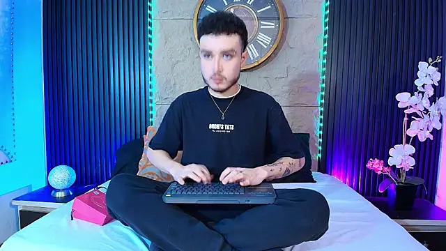 Snapshot of Salvattore_Muller chatting on July 24, 2026, 9:55 pm Salvattore Muller online show from July 24, 2026, 9:55 pm