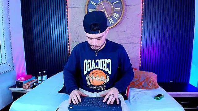 Snapshot of Salvattore_Muller chatting on August 8, 2026, 1:45 am Salvattore Muller online show from August 8, 2026, 1:45 am