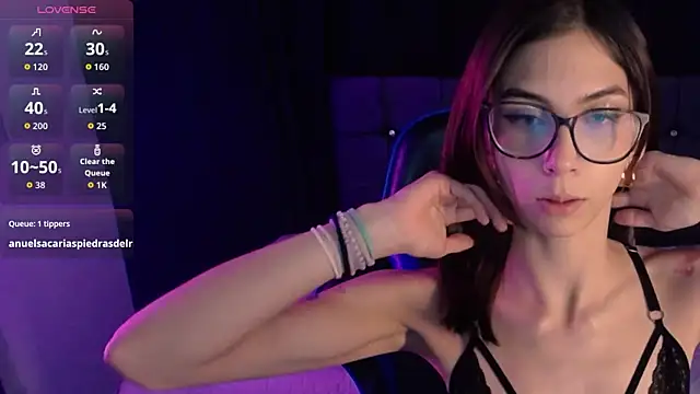 Snapshot of emily_34_ chatting on March 17, 2026, 4:26 am emily 34 online show from March 17, 2026, 4:26 am