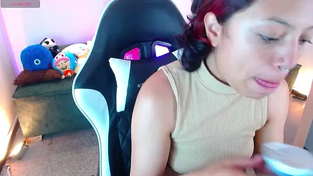 Snapshot of melodyy_as chatting on July 9, 2026, 1:32 pm melodyy as online show from July 9, 2026, 1:32 pm