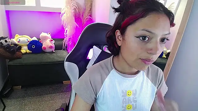 Snapshot of melodyy_as chatting on June 25, 2026, 12:21 pm melodyy as online show from June 25, 2026, 12:21 pm