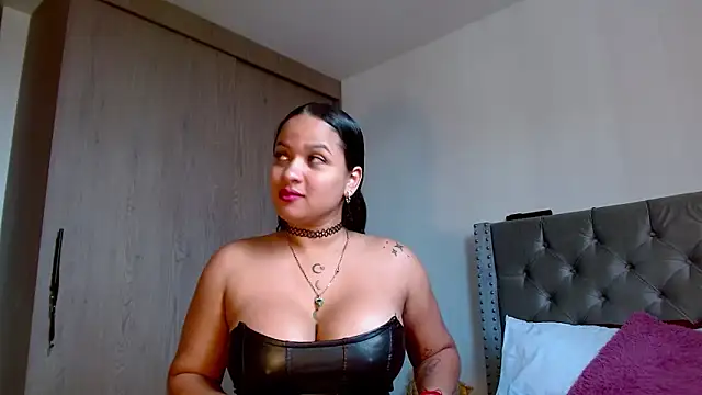 celeneortii online show from April 28, 2026, 5:17 pm