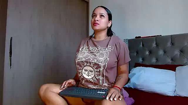 celeneortii online show from May 1, 2026, 4:01 pm