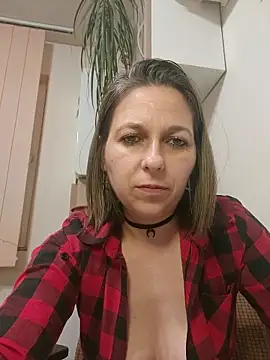 AdaJoy online show from April 21, 2026, 8:48 pm