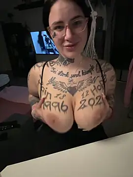 Snapshot of NyxTattoo chatting on March 17, 2026, 6:44 pm NyxTattoo online show from March 17, 2026, 6:44 pm