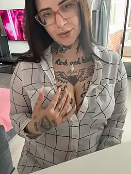 Snapshot of NyxTattoo chatting on March 31, 2026, 9:11 am NyxTattoo online show from March 31, 2026, 9:11 am