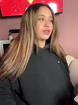 Diosa Pink online show from February 26, 2026, 5:07 am