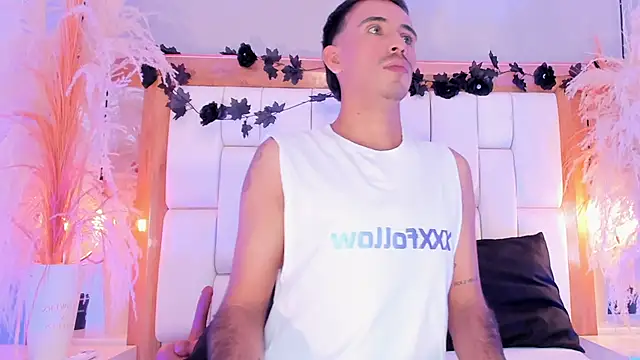 Mr aronnn  online show from February 6, 2026, 2:40 am