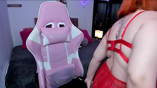 Nina curves online show from March 15, 2026, 7:43 pm