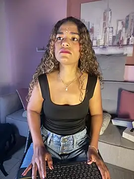 Snapshot of AngelPinkk_ chatting on March 18, 2026, 8:10 pm AngelPinkk online show from March 18, 2026, 8:10 pm