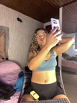 Snapshot of AngelPinkk_ chatting on March 2, 2026, 8:05 pm AngelPinkk online show from March 2, 2026, 8:05 pm