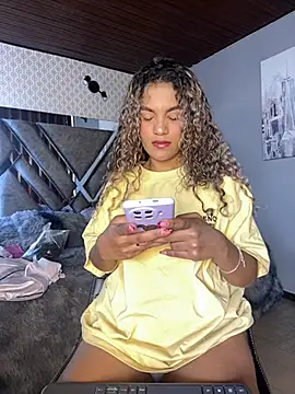 Snapshot of AngelPinkk_ chatting on February 12, 2026, 7:46 pm AngelPinkk online show from February 12, 2026, 7:46 pm