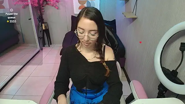 Snapshot of Veronica_miiller chatting on June 1, 2026, 6:51 pm Veronica miiller online show from June 1, 2026, 6:51 pm
