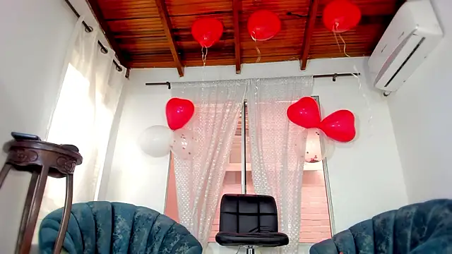 dulce y Jhoselin online show from February 12, 2026, 8:41 pm