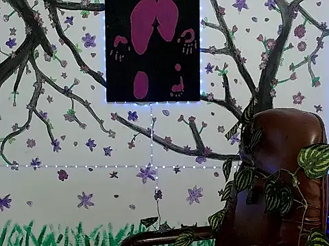 Im May  online show from February 16, 2026, 7:45 pm