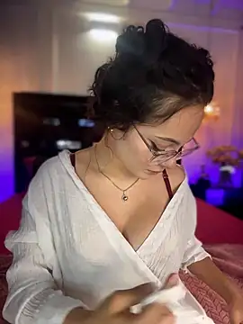 TeaseDollXXX online show from March 3, 2026, 9:33 pm