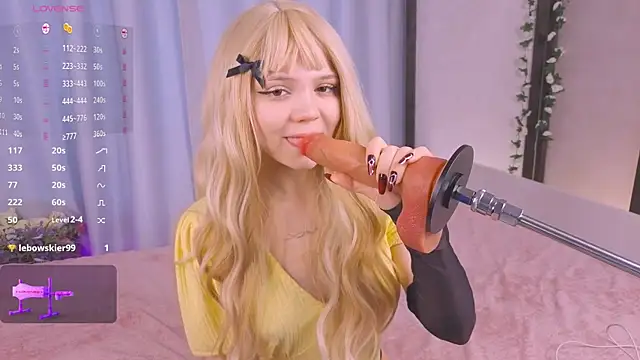 Snapshot of Tiny_Emmy chatting on March 22, 2026, 5:53 am Tiny Emmy online show from March 22, 2026, 5:53 am