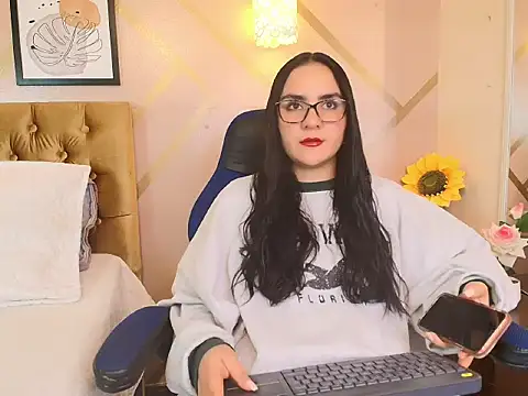 Snapshot of Valery_Duran_ chatting on February 3, 2026, 7:52 pm Valery Duran online show from February 3, 2026, 7:52 pm