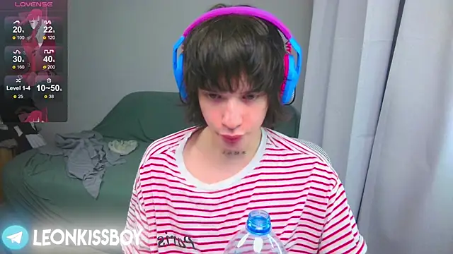 LeonBoykisser online show from April 20, 2026, 6:53 pm