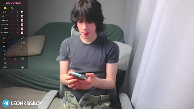 LeonBoykisser online show from March 16, 2026, 10:08 am