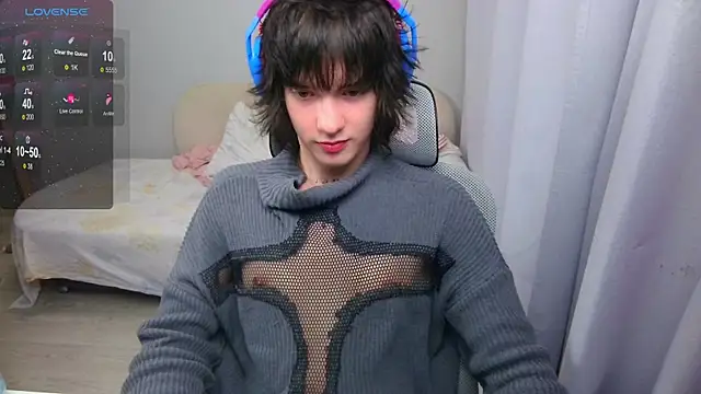 LeonBoykisser online show from May 11, 2026, 7:22 pm