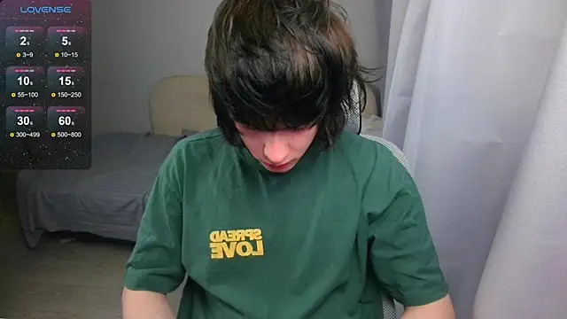 LeonBoykisser online show from May 9, 2026, 3:48 pm