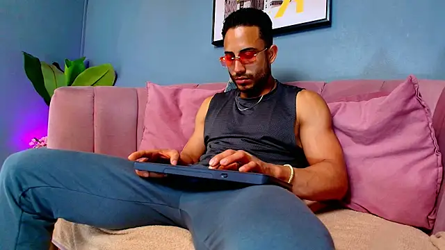 Snapshot of Vans_Ross chatting on March 5, 2026, 7:32 pm Vans Ross online show from March 5, 2026, 7:32 pm