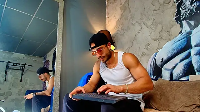 Snapshot of Vans_Ross chatting on February 27, 2026, 7:35 pm Vans Ross online show from February 27, 2026, 7:35 pm