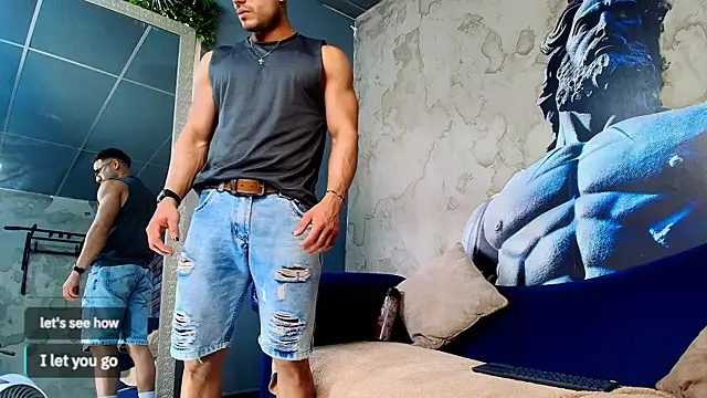 Snapshot of Vans_Ross chatting on May 7, 2026, 7:06 pm Vans Ross online show from May 7, 2026, 7:06 pm