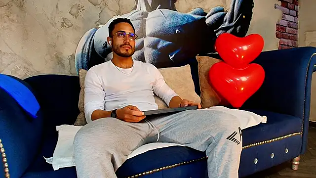 Snapshot of Vans_Ross chatting on February 14, 2026, 7:25 pm Vans Ross online show from February 14, 2026, 7:25 pm