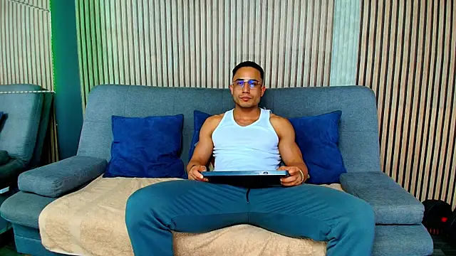 Snapshot of Vans_Ross chatting on March 14, 2026, 7:20 pm Vans Ross online show from March 14, 2026, 7:20 pm