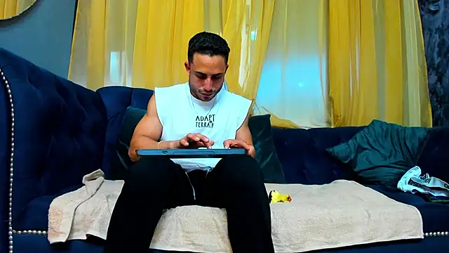 Snapshot of Vans_Ross chatting on March 20, 2026, 7:37 pm Vans Ross online show from March 20, 2026, 7:37 pm