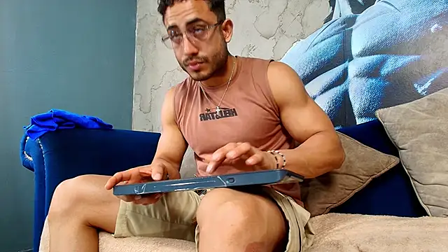 Snapshot of Vans_Ross chatting on May 28, 2026, 2:12 pm Vans Ross online show from May 28, 2026, 2:12 pm
