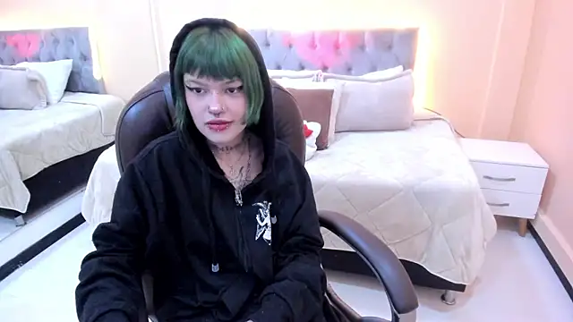 Bela Craxkerr online show from February 24, 2026, 12:39 pm