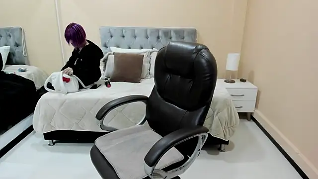 Bela Craxkerr online show from February 15, 2026, 11:53 am