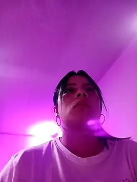 adhara montiel  online show from February 14, 2026, 2:12 am