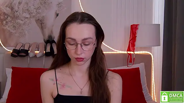 Snapshot of Emily_Simon chatting on March 9, 2026, 5:11 am Emily Simon online show from March 9, 2026, 5:11 am