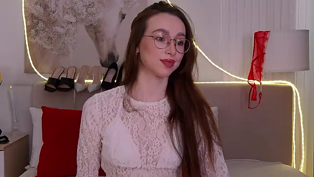 Snapshot of Emily_Simon chatting on March 12, 2026, 5:13 am Emily Simon online show from March 12, 2026, 5:13 am