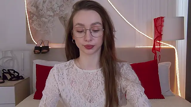 Emily Simon online show from May 7, 2026, 5:22 am