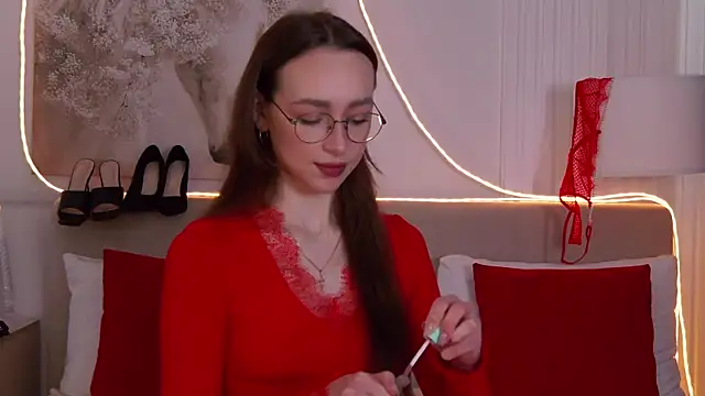 Snapshot of Emily_Simon chatting on March 21, 2026, 4:35 am Emily Simon online show from March 21, 2026, 4:35 am