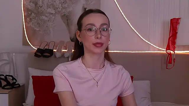 Snapshot of Emily_Simon chatting on March 18, 2026, 4:26 am Emily Simon online show from March 18, 2026, 4:26 am