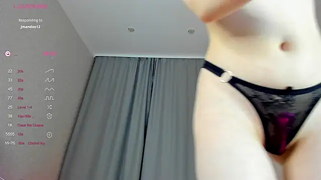 Allettaevee online show from February 19, 2026, 1:24 am