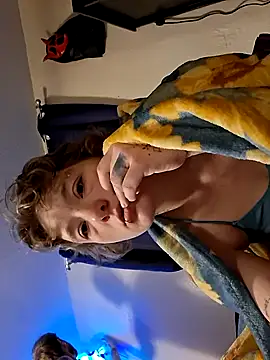 Snapshot of Tastybabe22 chatting on February 15, 2026, 8:24 am Tastybabe22 online show from February 15, 2026, 8:24 am