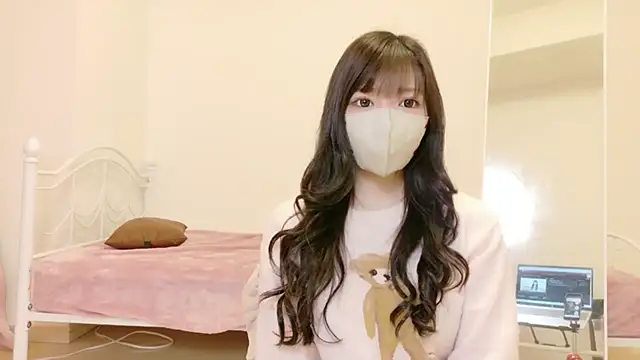 Snapshot of satochan_v chatting on April 6, 2026, 11:33 am satochan v online show from April 6, 2026, 11:33 am