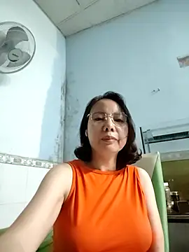 Snapshot of Famrita chatting on March 7, 2026, 1:01 am Famrita online show from March 7, 2026, 1:01 am