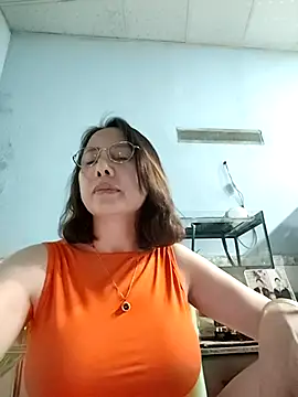 Snapshot of Famrita chatting on March 9, 2026, 1:25 pm Famrita online show from March 9, 2026, 1:25 pm