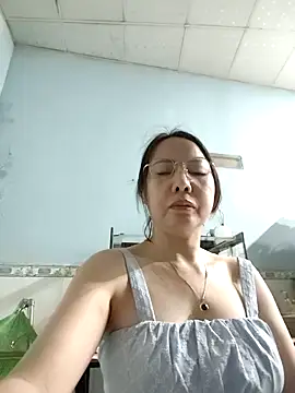 Snapshot of Famrita chatting on March 16, 2026, 12:29 am Famrita online show from March 16, 2026, 12:29 am