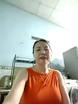 Snapshot of Famrita chatting on February 5, 2026, 12:12 pm Famrita online show from February 5, 2026, 12:12 pm