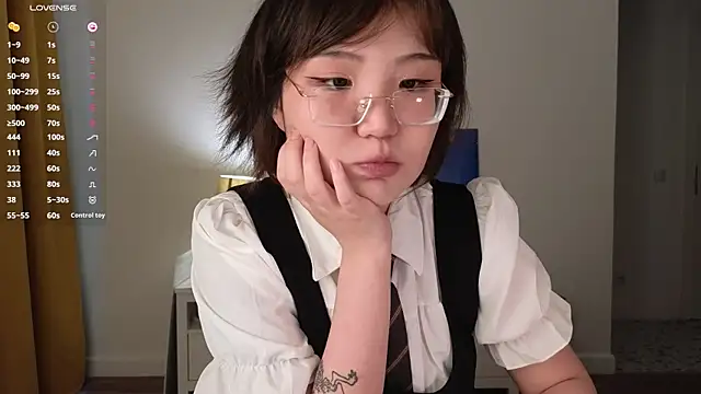 Snapshot of nullgirl chatting on August 4, 2026, 3:11 am nullgirl online show from August 4, 2026, 3:11 am