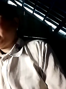 Sam-cute online show from May 5, 2026, 7:33 am